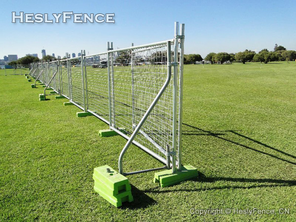 Temporary Fence Stays