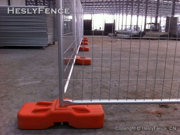temporary fencing plastic feet